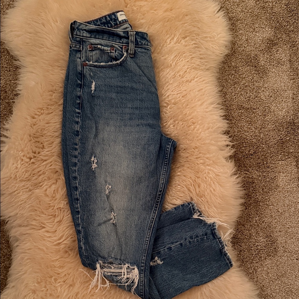 Abercrombie & Fitch Light Blue Distressed Cropped Jeans